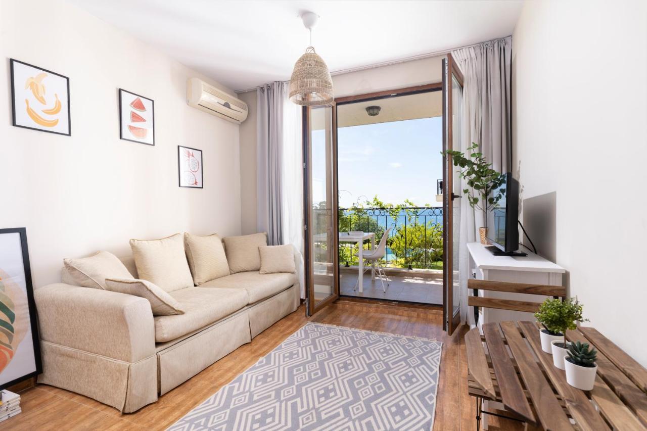 Royal Bay Apartments With Self Check-In Sveti Vlas Exteriör bild