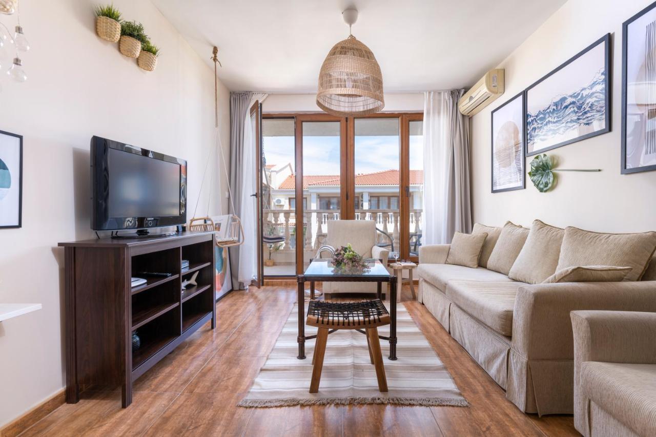 Royal Bay Apartments With Self Check-In Sveti Vlas Exteriör bild