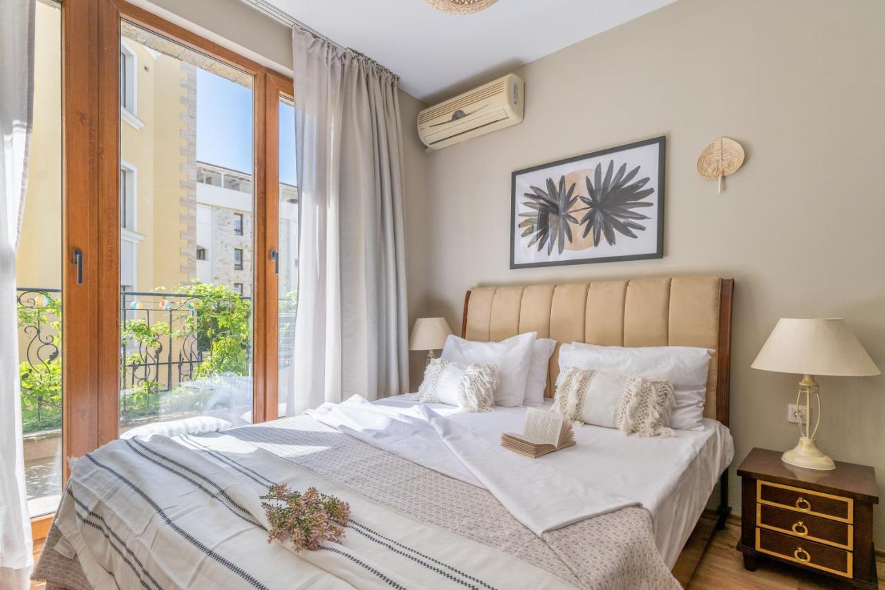 Royal Bay Apartments With Self Check-In Sveti Vlas Exteriör bild